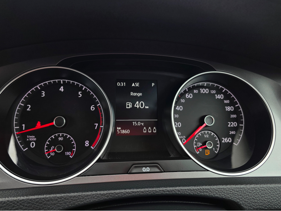 2016 Volkswagen Golf - image 12