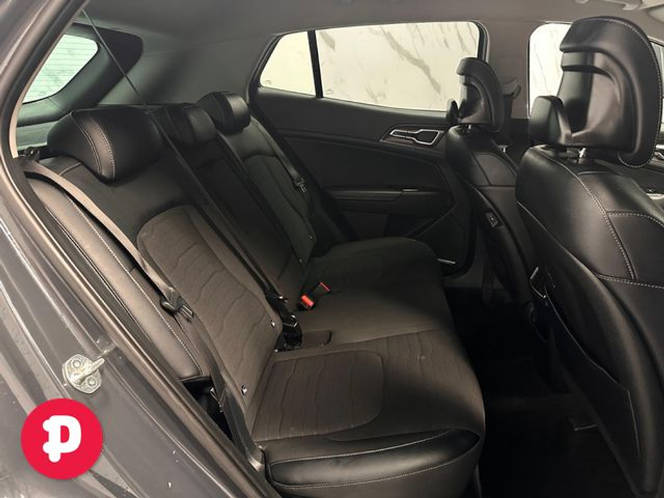 2023 Kia Sportage - image 13