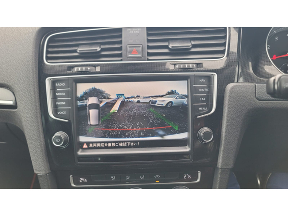 2016 Volkswagen Golf - image 18