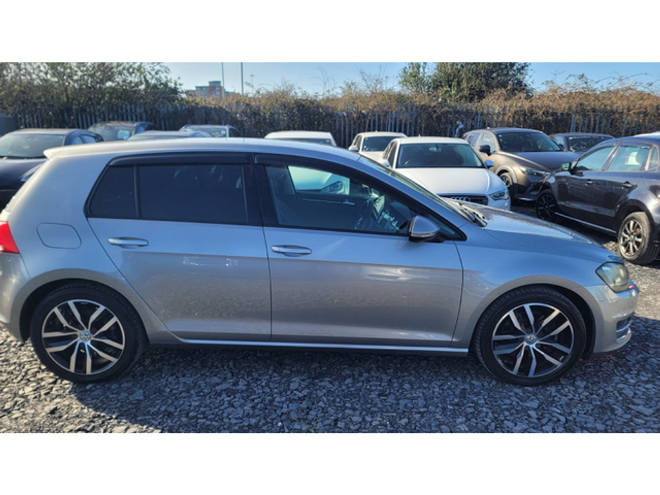 2013 Volkswagen Golf - image 4