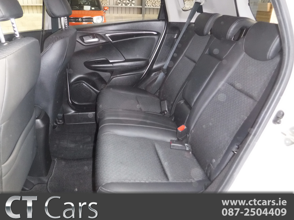 2016 Honda Fit - image 11