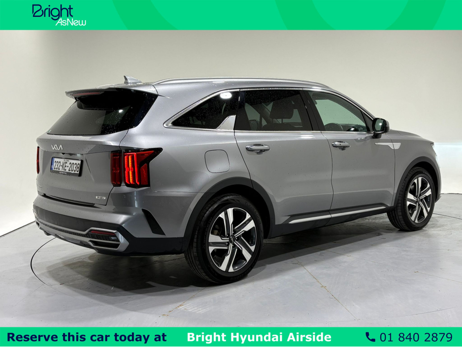 2023 Kia Sorento - image 7