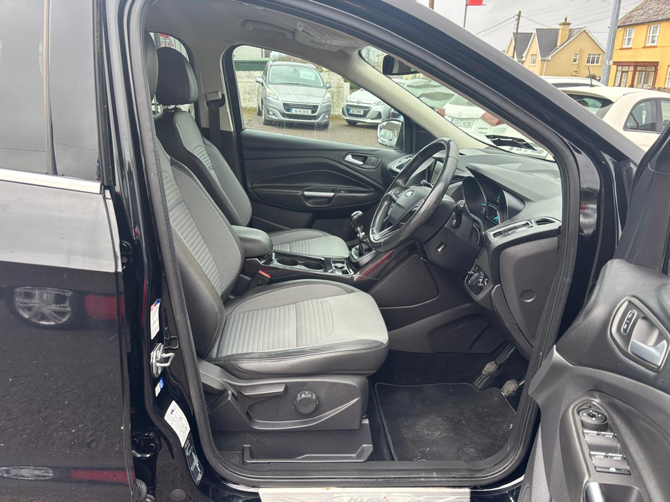 2017 Ford Kuga - image 14