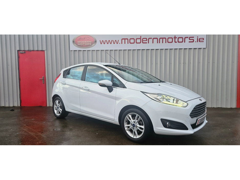 2016 Ford Fiesta ZETEC TURBO 1.0 eco 100 low miles €8,750
