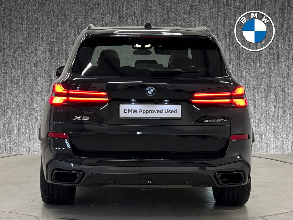 2025 BMW X5 - image 15