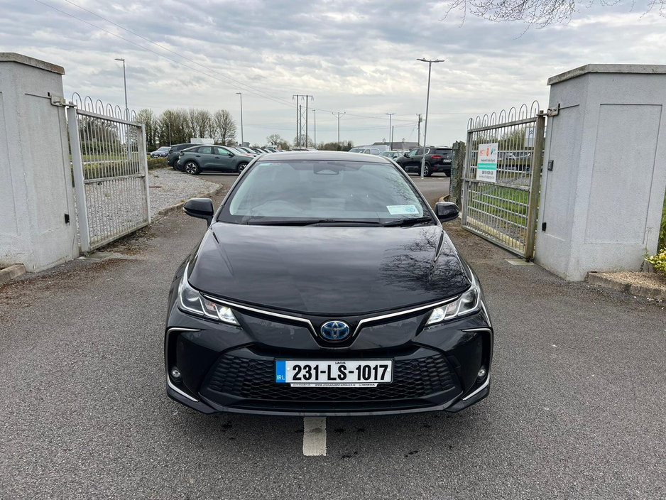 2023 Toyota Corolla - image 2