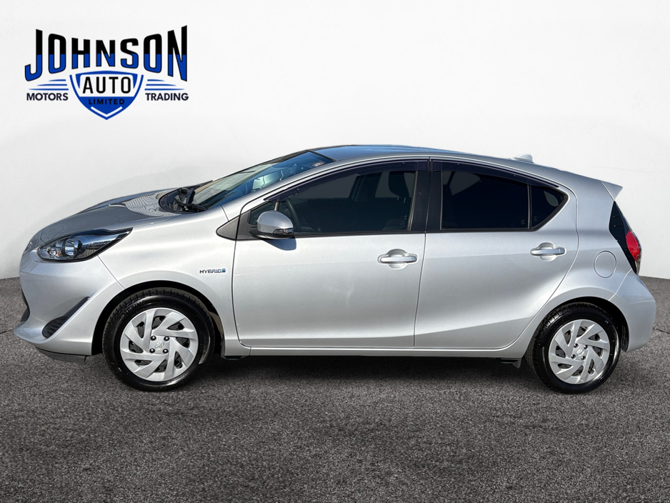 2018 Toyota Aqua - image 2