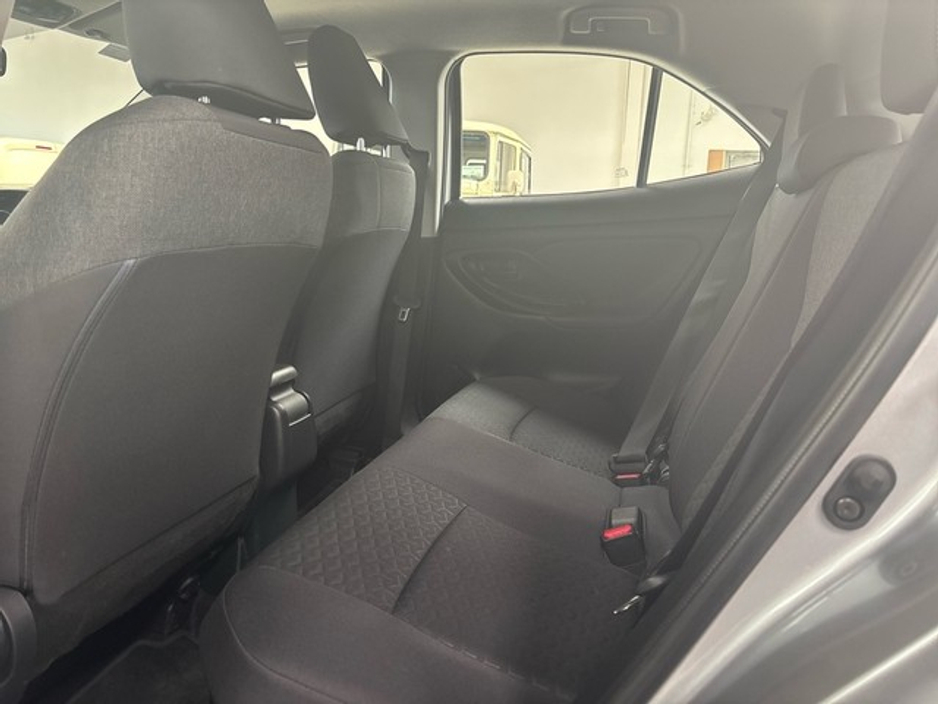 2023 Toyota Yaris Cross - image 7