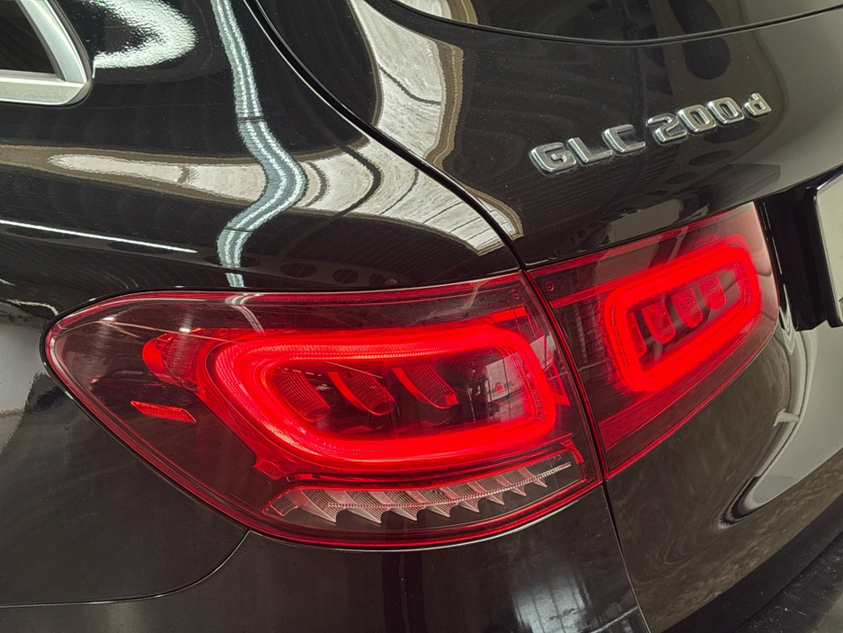 2022 Mercedes-Benz GLC Class - image 10