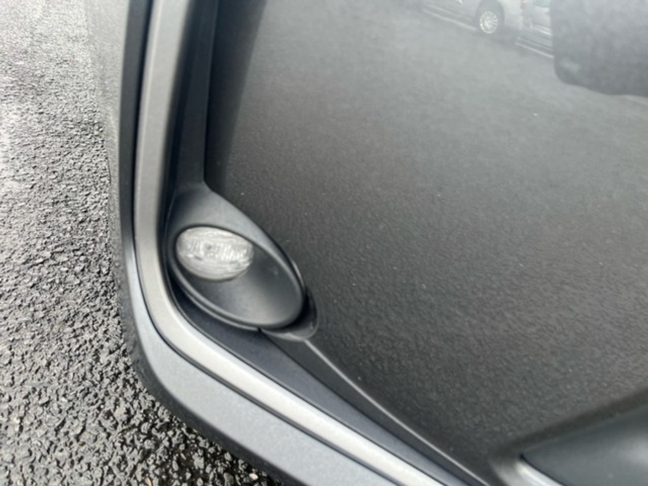 2023 Toyota Corolla - image 12