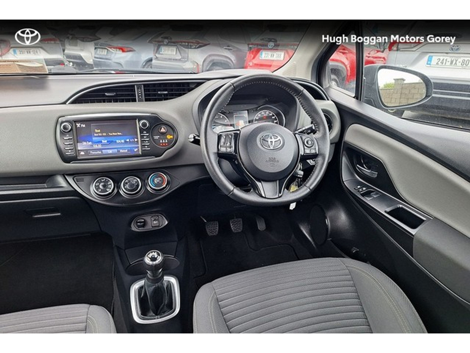 2020 Toyota Yaris - image 9