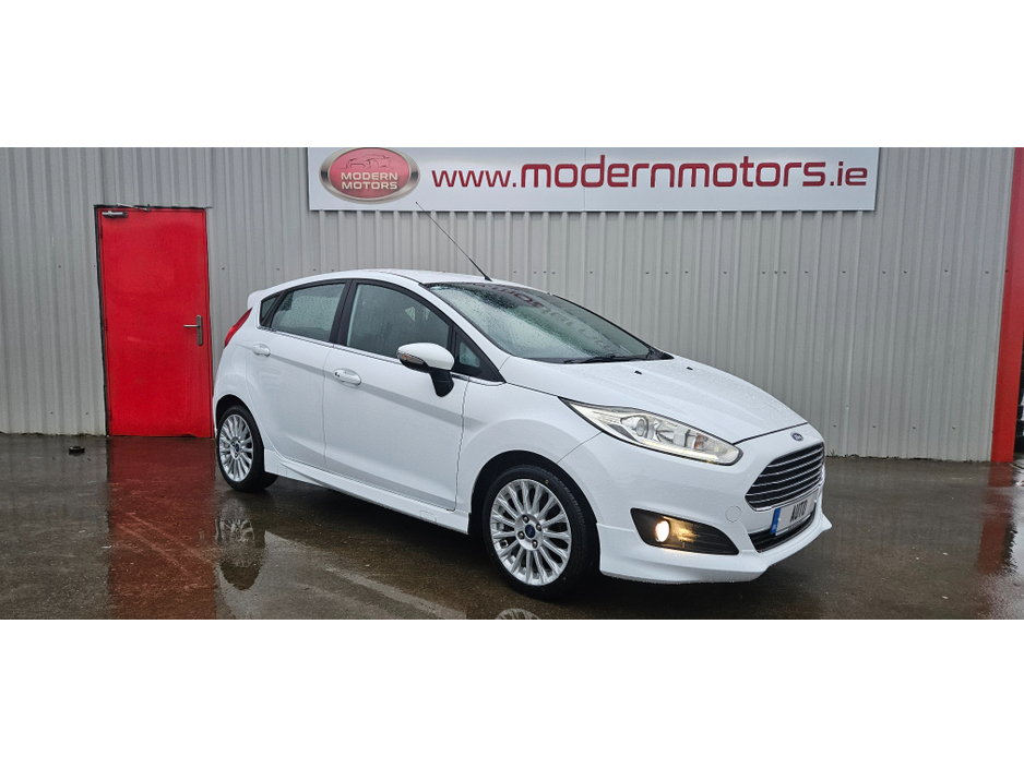 2016 Ford Fiesta automatic titanium/zetec s 1.0 eco very low kms €10,950