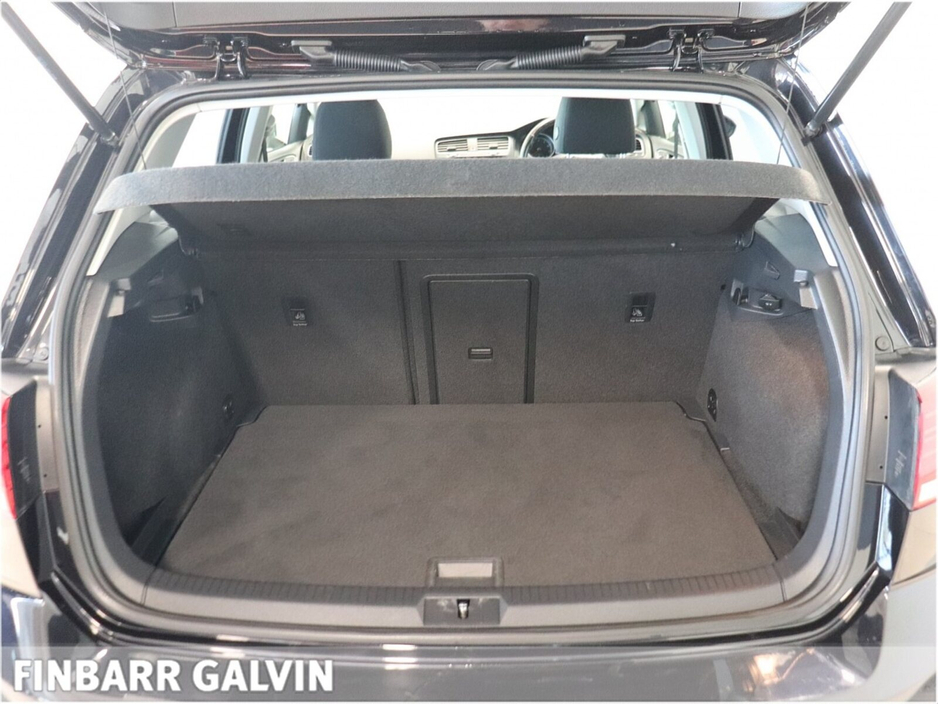 2017 Volkswagen Golf - image 15