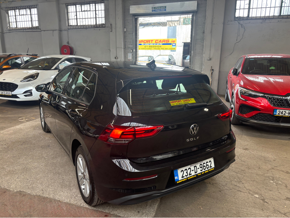 2023 Volkswagen Golf - image 17