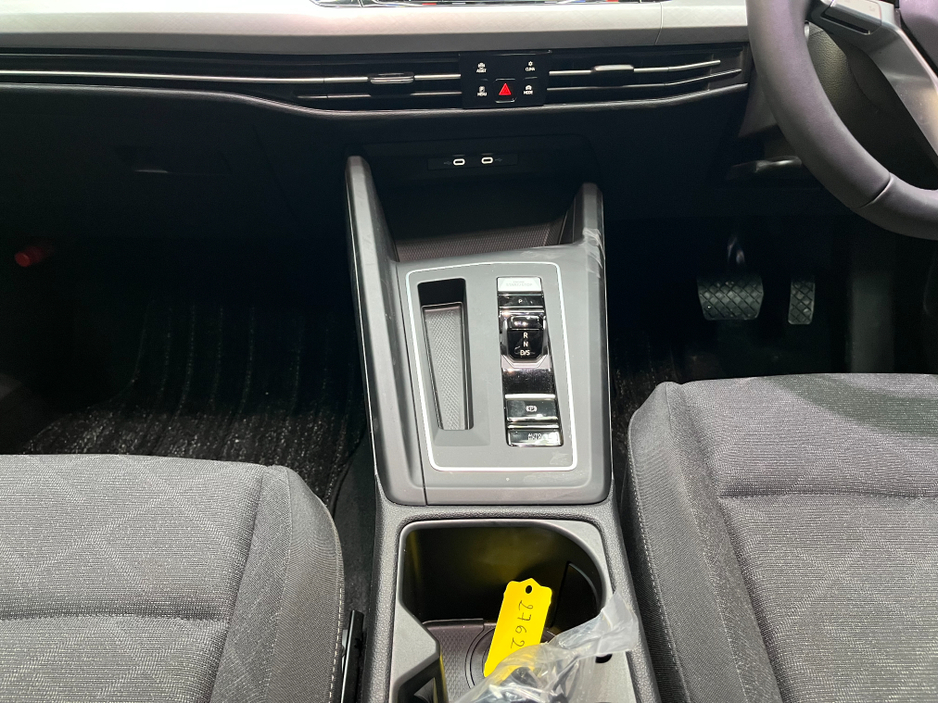 2024 Volkswagen Golf €32950! 2024 VOLKSWAGEN GOLF TDI ED ACTIVE ADVANCED PLATINUM 2.0 AUTOMATIC / CRUISE CONTROL / REVERSE CAMERA / HEATED SEATS / APPLE CARPLAY / AMBIENT LIGHTS / PADDLE SHIFTERS €32,950