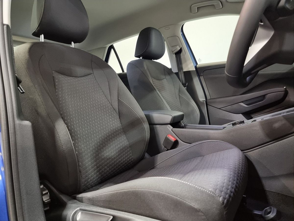 2026 Volkswagen T-Roc - image 27