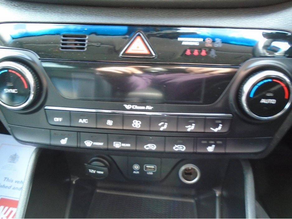 2016 Hyundai Tucson - image 23