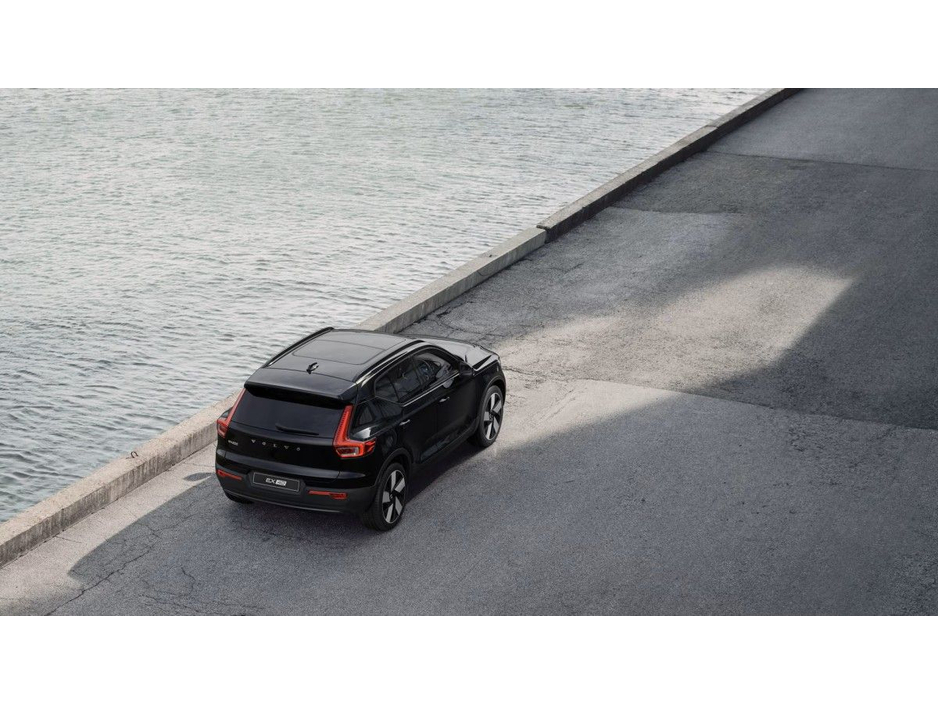 2026 Volvo EX40 - image 10