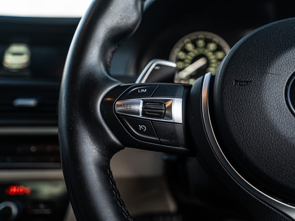 2015 BMW 5 Series - image 24