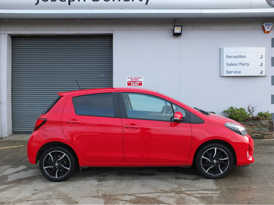 2016 Toyota Yaris 1.33 VVT-I SPORT 5DR €9,450