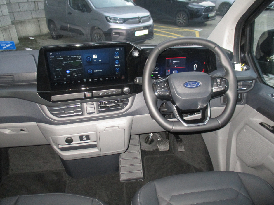 2026 Ford Tourneo TITANIUM 2.5 PHEV 9 SEATER