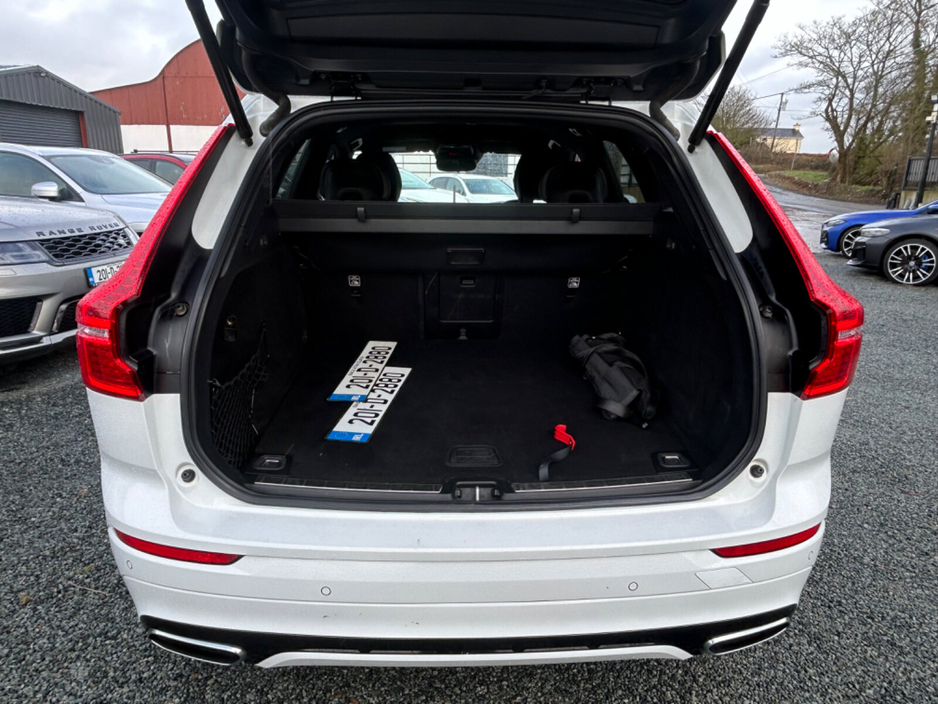 2020 Volvo XC60 - image 36
