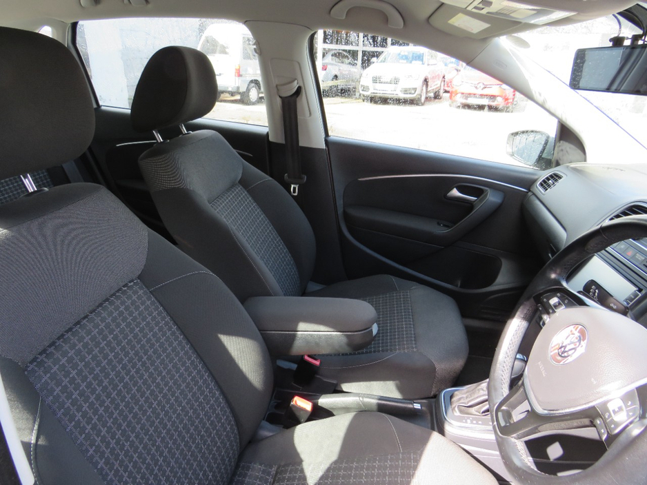 2014 Volkswagen Polo - image 10