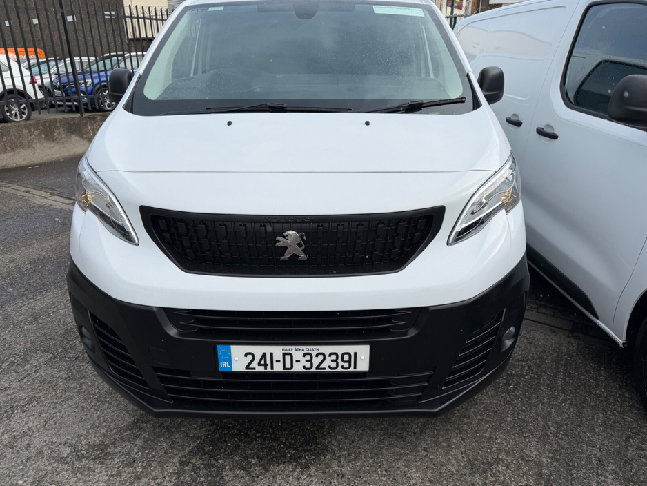 2024 Peugeot Expert - image 2