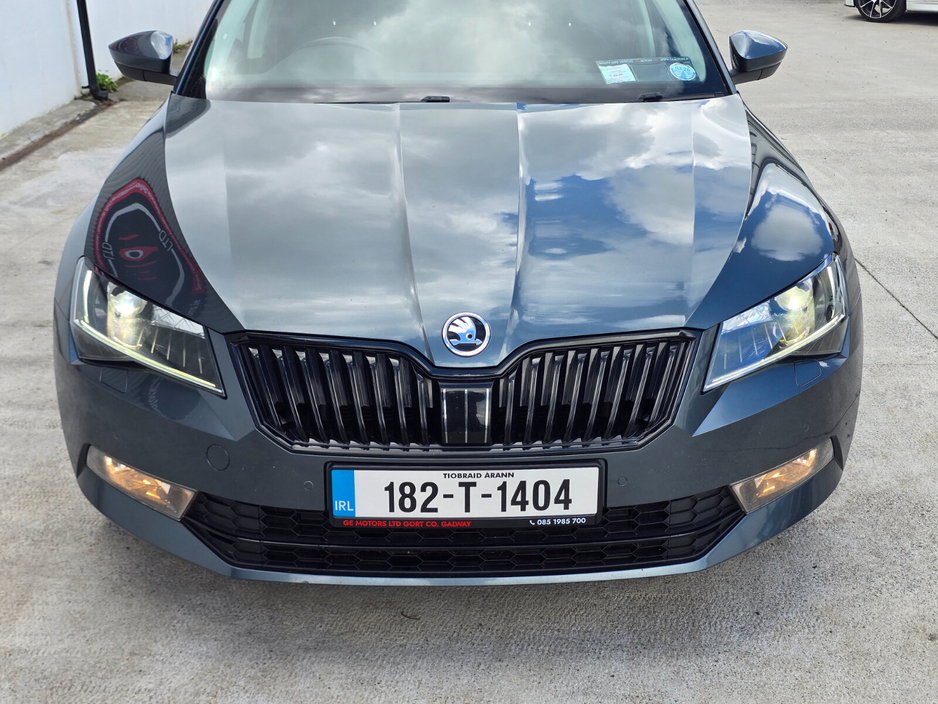 2018 Skoda Superb - image 23