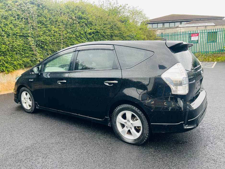 2014 Toyota Prius+ - image 11