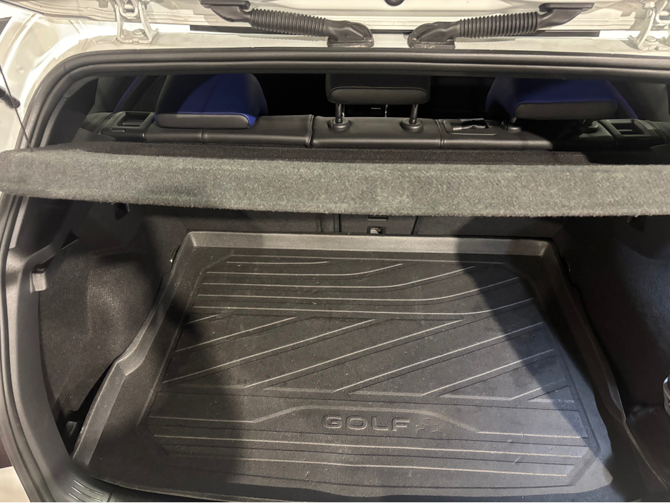 2021 Volkswagen Golf - image 33