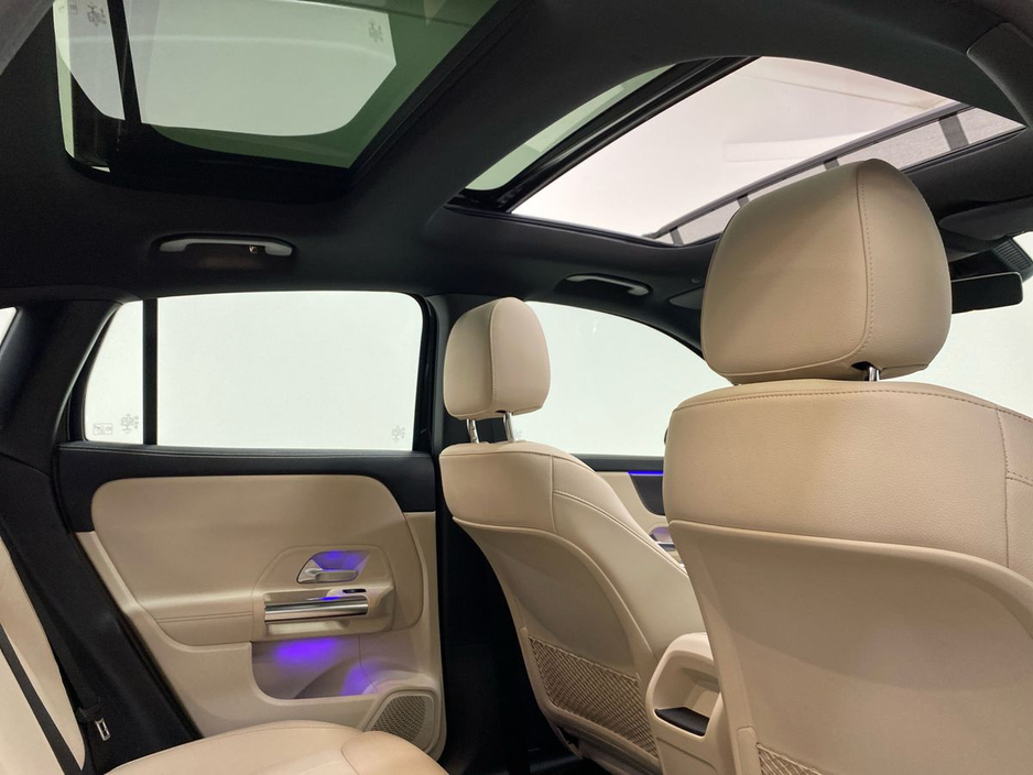 2022 Mercedes-Benz GLA Class - image 18