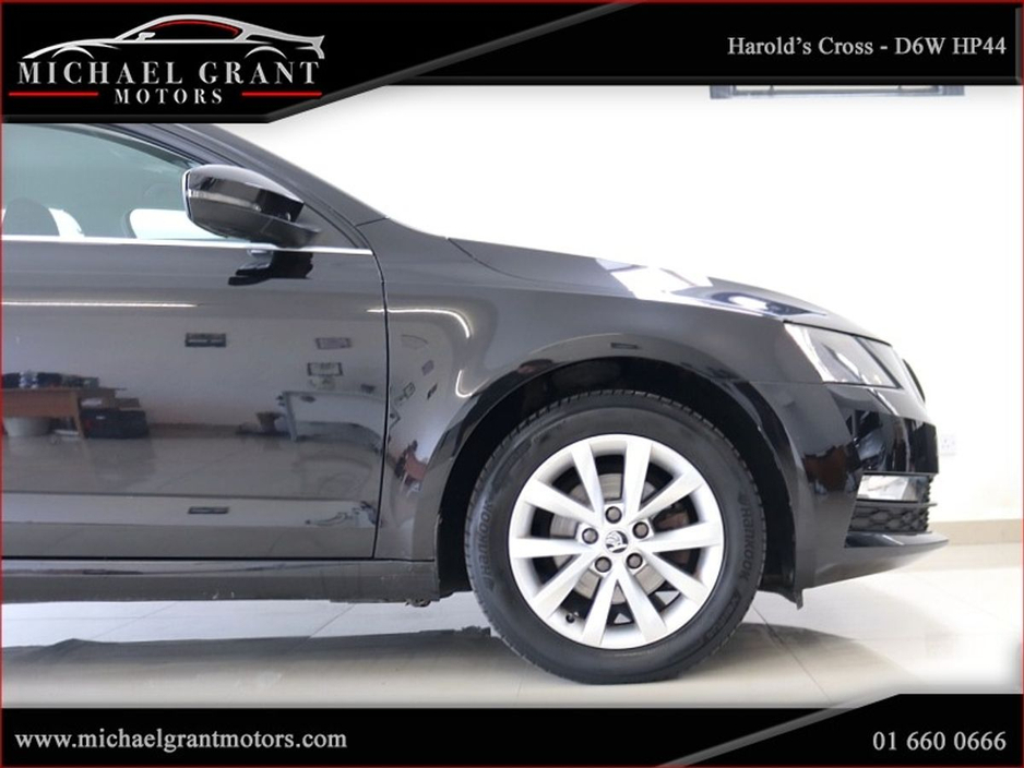 2018 Skoda Octavia - image 9