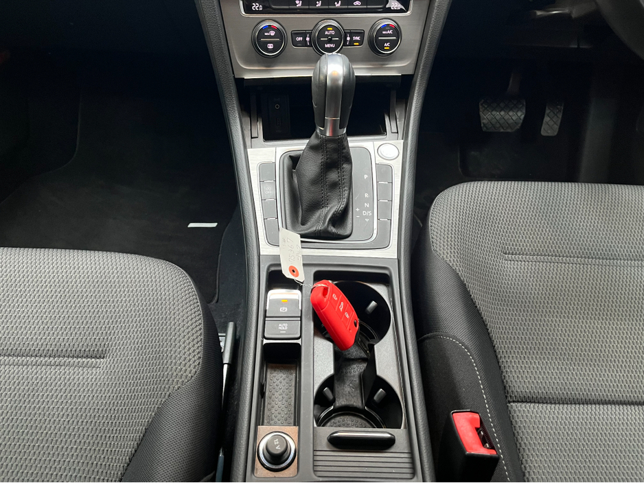 2016 Volkswagen Golf 2016 VOLKSWAGEN GOLF BLUEMOTION TE TSI CONFORT LINE 1.2 AUTOMATIC / CRUISE CONTROL / REVERSE CAMERA / PADDLE SHIFTERS