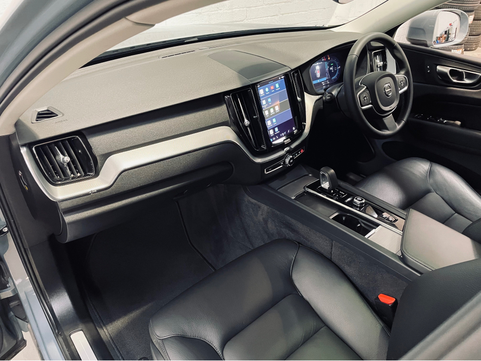 2023 Volvo XC60 - image 12