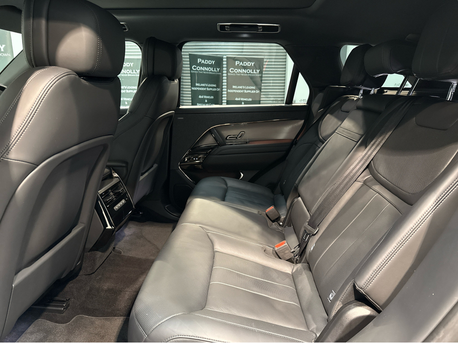 2023 Land Rover Range Rover Sport P440e Dynamic SE