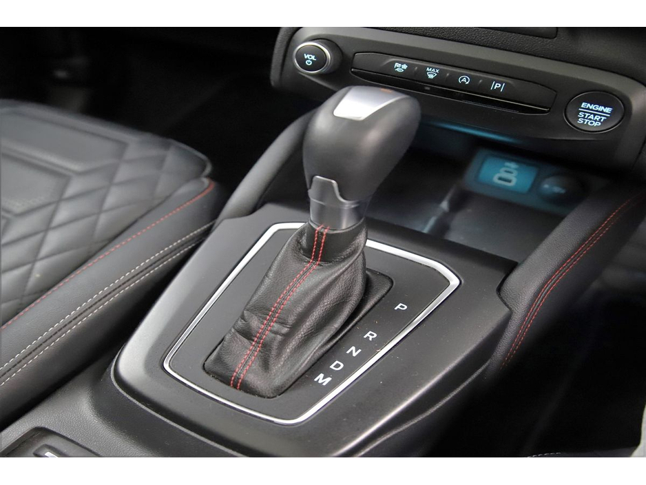 2023 Ford Focus 1.0 TITANIUM 125BHP MHEV *VERY LOW MILEAGE*FULL LEATHER*EL.PAN ROOF*