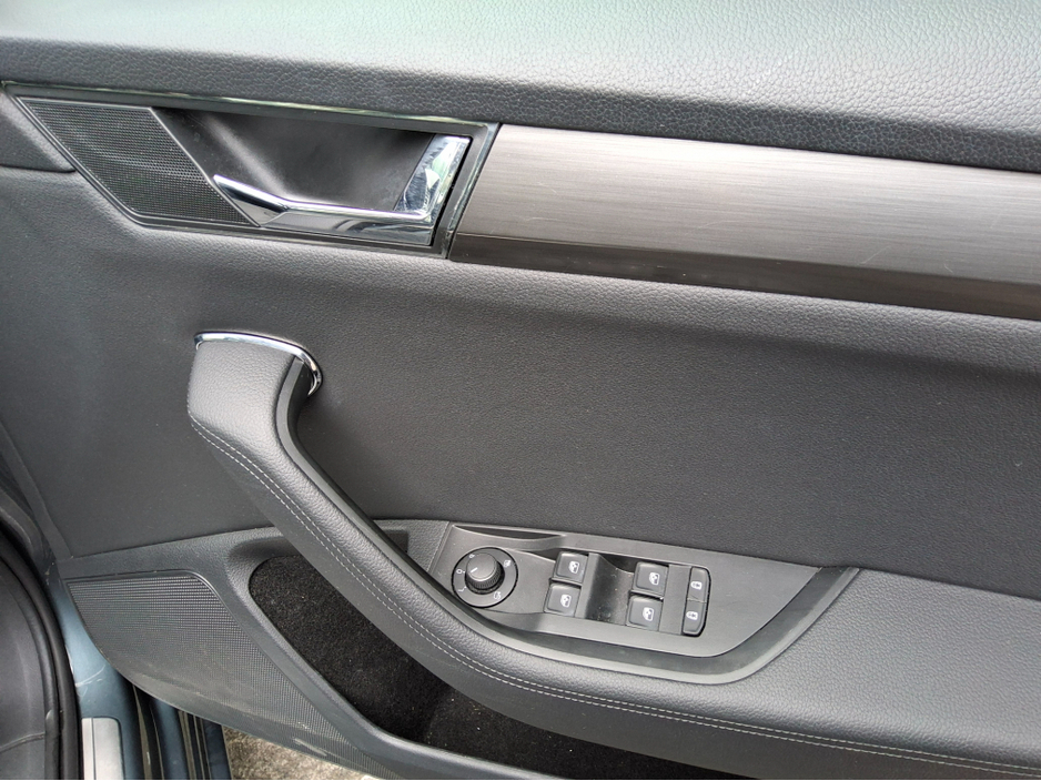 2021 Skoda Superb - image 20