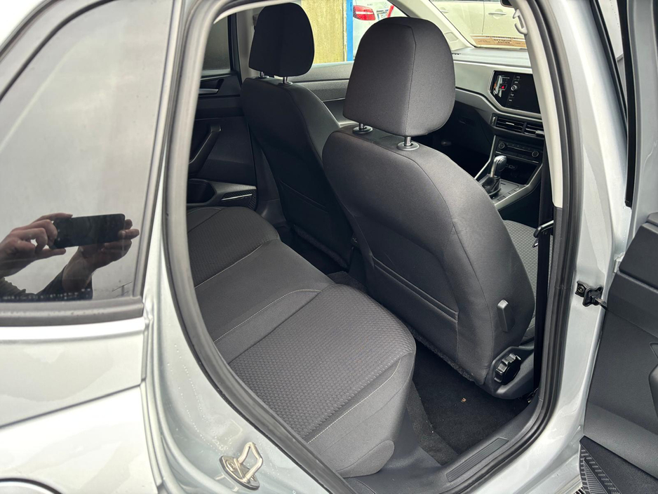 2019 Volkswagen Polo - image 5