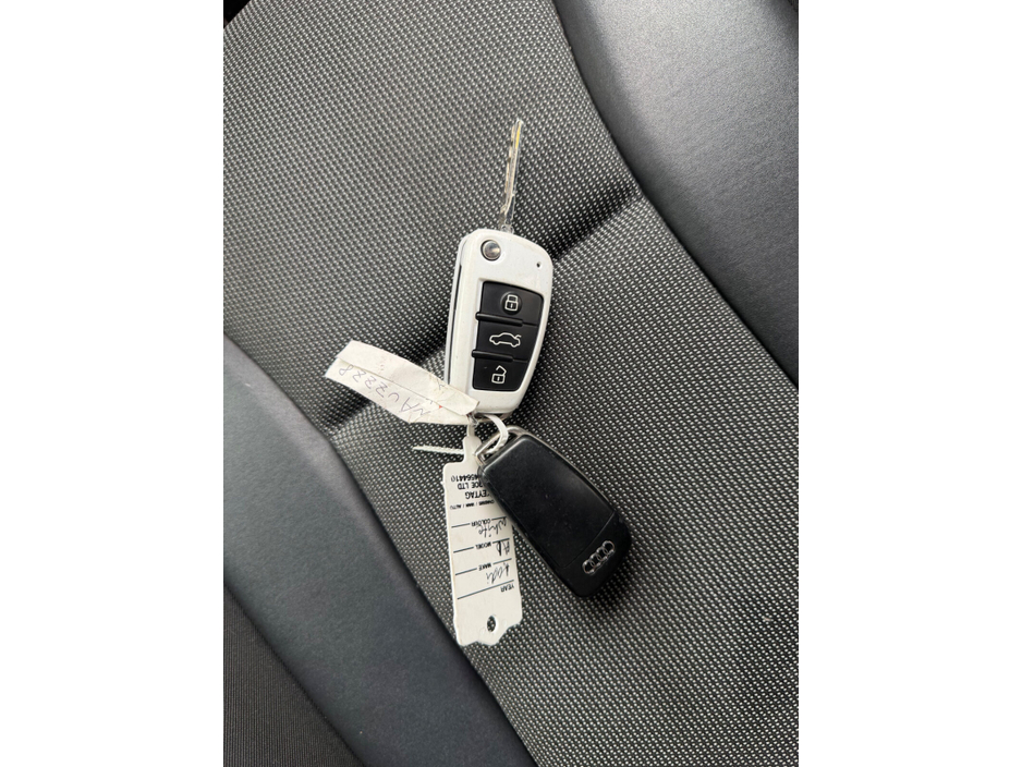 2012 Audi A1 - image 12