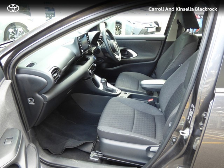 2023 Toyota Yaris Hybrid Luna €23,950