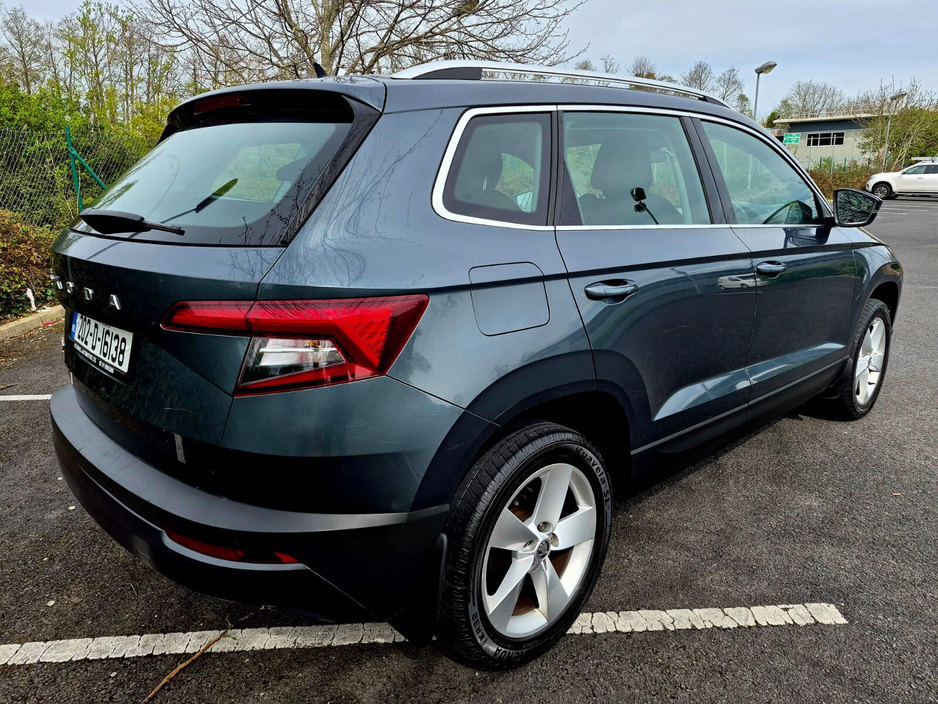 2020 Skoda Karoq - image 2
