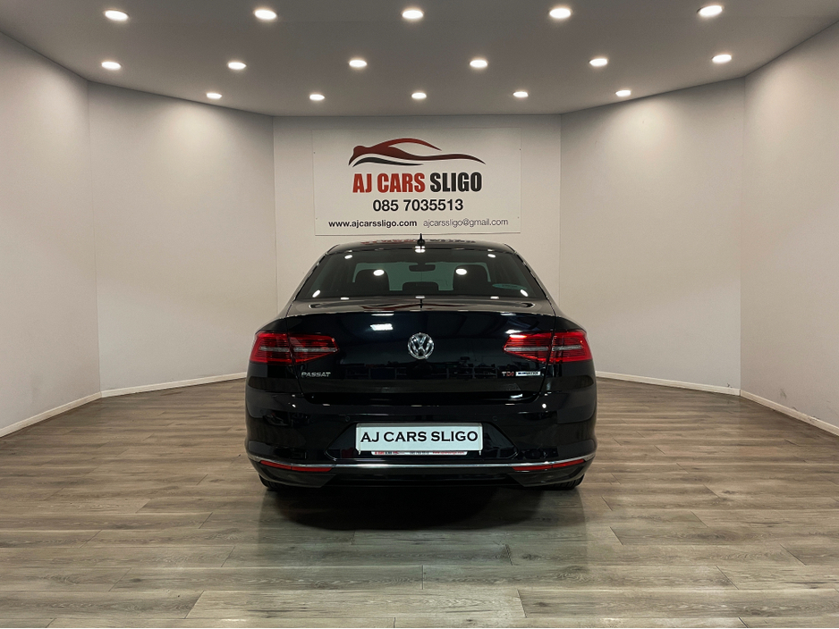 2015 Volkswagen Passat - image 9