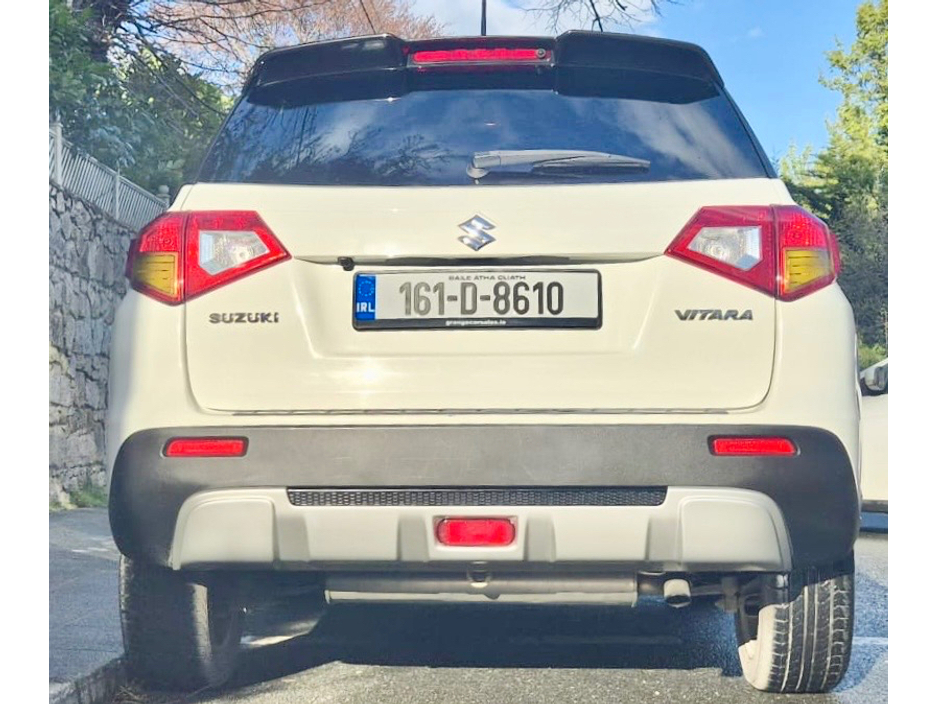 2016 Suzuki Vitara - image 8