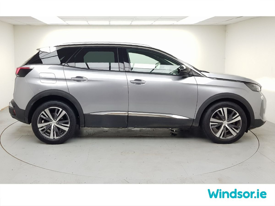 2023 Peugeot 3008 - image 12