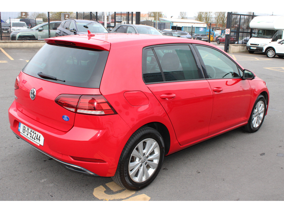 2018 Volkswagen Golf - image 5