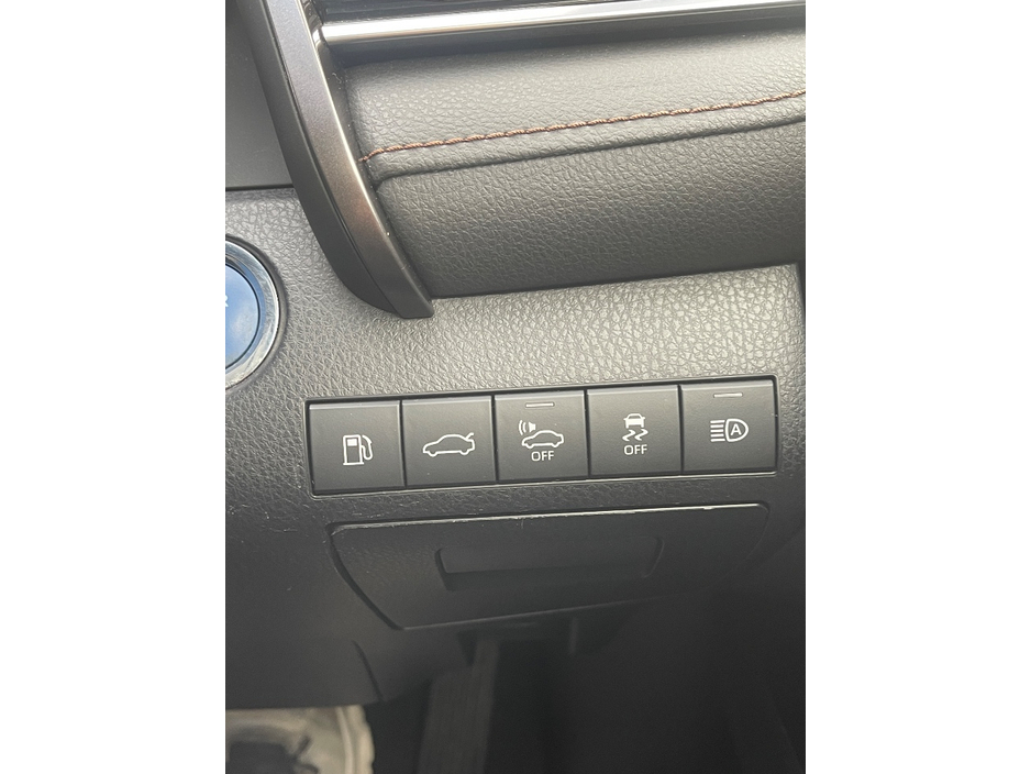 2017 Toyota Camry - image 13