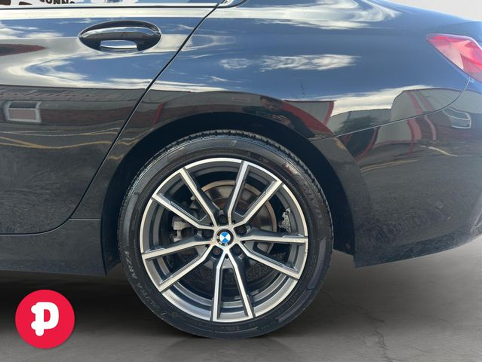 2021 BMW 3 Series - image 15