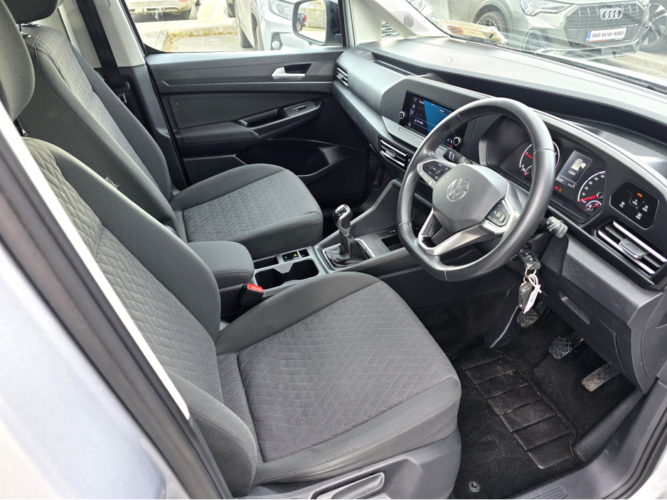 2022 Volkswagen Caddy - image 17