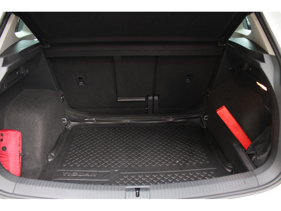 2021 Volkswagen Tiguan - image 18